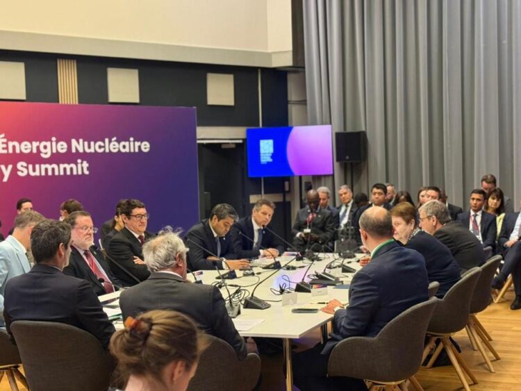 Франция Президенті Қазақстанның уран нарығындағы стратегиялық рөлін атап өтті