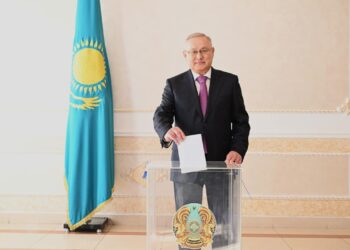 «Мен еліміздің өсіп-өркендеуі үшін дауыс бердім»: Жетісу облысының әкімі Бейбіт Исабаев референдумға қатысты