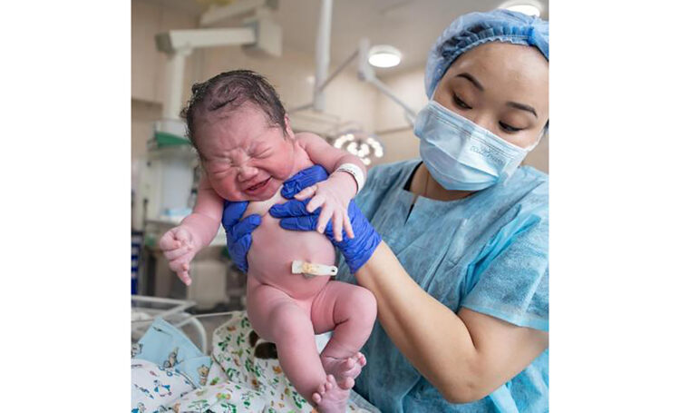 Референдум күні Қазақстанда 585 сәби дүниеге келді