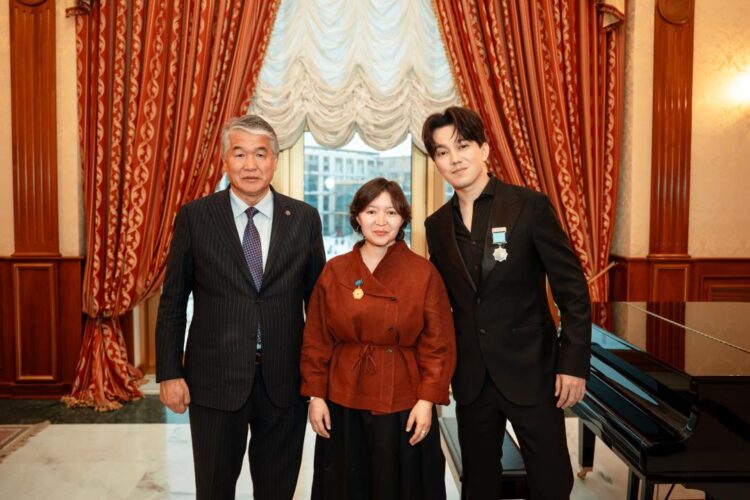 Димаш Құдайберген мен Самал Еслямова ТҮРКСОЙ сыйлығымен марапатталды