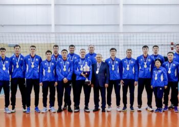 Бейбіт Исабаев «Жетісу» волейбол ерлер командасының ұжымымен кездесті