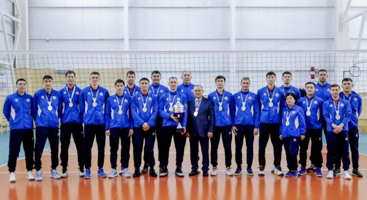 Бейбіт Исабаев «Жетісу» волейбол ерлер командасының ұжымымен кездесті