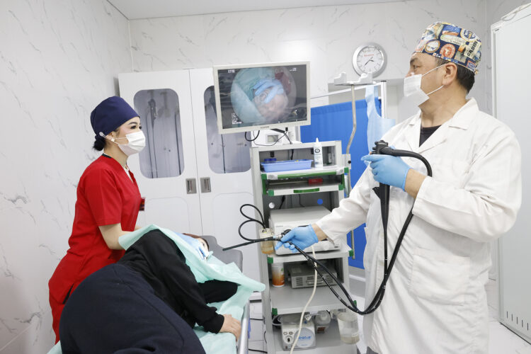 Онкологтар тегін кеңес берді