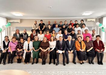 Саяси үдеріске үн қосады