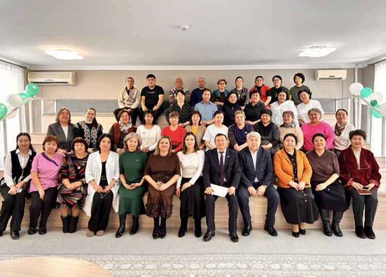 Саяси үдеріске үн қосады