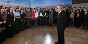 Президент референдумға белсенді қатысқан жастармен кездесті