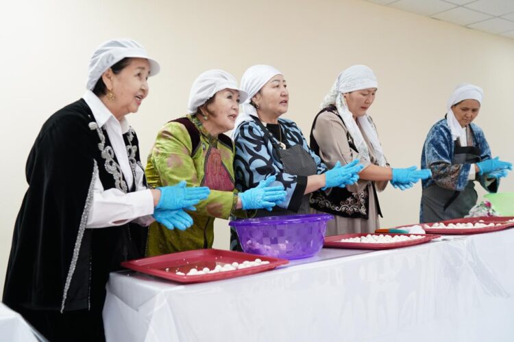 Талдықорғанда 4546 құрт дайындалып рекордтар кітабына енді