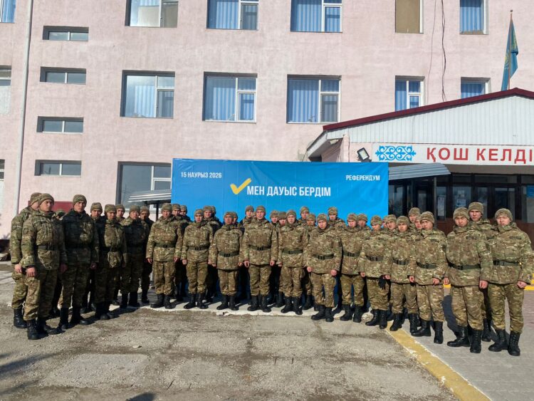 Референдумға 40 сарбаз дауыс берді