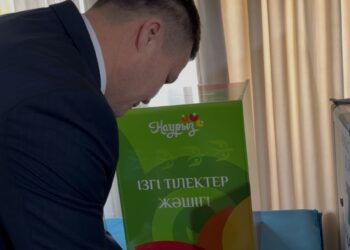 Талдықорған қаласындағы дауыс беру учаскелерінде арнайы «Болашақ жәшігі» орналастырылды