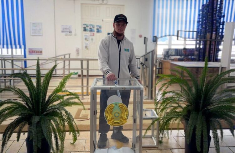 Азия ойындарының чемпионы саяси науқанға қатысты