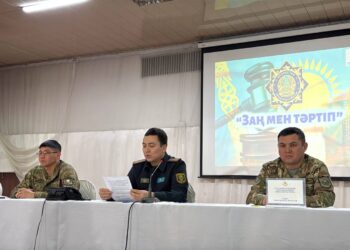 Әскери прокуратура мен полиция өкілдері сарбаздармен кездесті