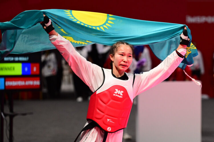 Араға 20 жыл салып келген алтын: Айым Серікбаева әлем чемпионы атанды