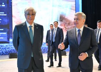 Президенттер Бұхарадағы жасанды интеллект хакатонына барды