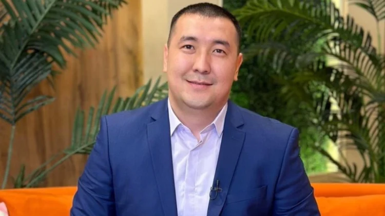 Заңгер әрі блогер Әділетхан Молдахан 10 тәулікке қамалды