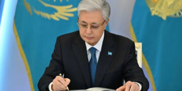 Тоқаев жаңа тағайындау жасады: «Батыс» қолбасшылығына Нұрлан Кәрібаев келді