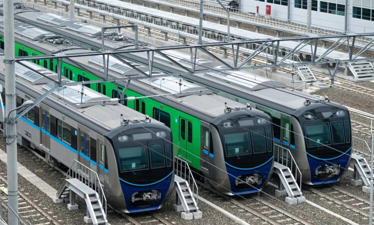 «Өзім жеке бақылаймын»: Бектенов теміржол мен авиациядағы олқылықтарды қатаң сынға алды