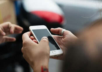 SMS арқылы алаяқтық жасаған қылмыстық топ құрықталды