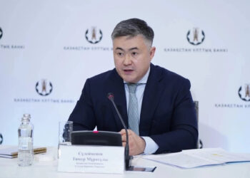 Ұлттық банк қазақстандықтарды ақшаны доллармен сақтамауға шақырды