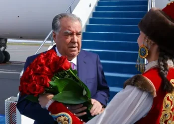 Тәжікстан президенті Эмомали Рахмон Астанаға келді