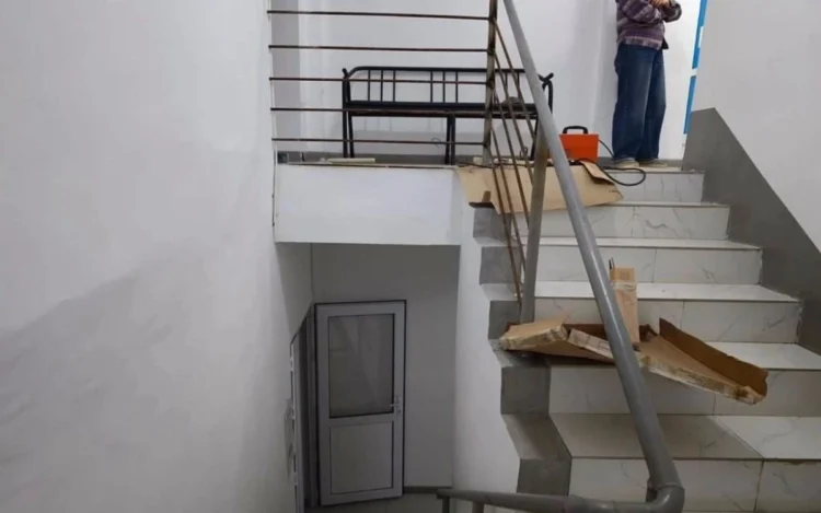 Талдықорған клиникасында 4 жасар бала екінші қабаттан құлап кетті