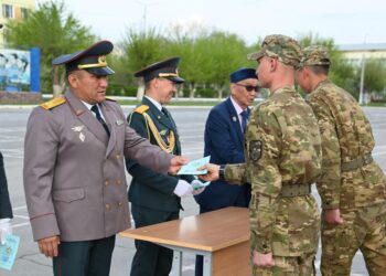 Гвардейск гарнизонында 600 сарбаз әскери-есептік мамандықты меңгерді