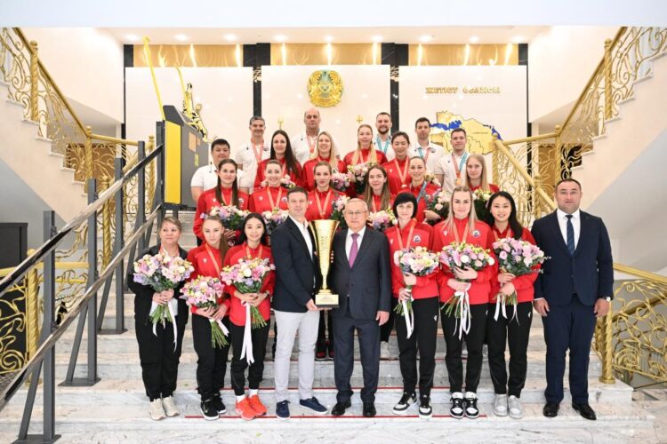 Бейбіт Исабаев еліміздегі ең титулды команданы қабылдады