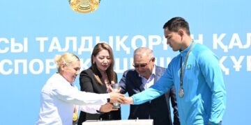 Теңдессіз спорт кешені салынуда