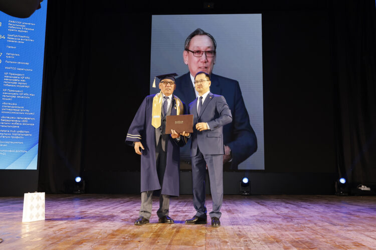 Қоғам қайраткері Әміре Әрін «Құрметті профессор» атанды