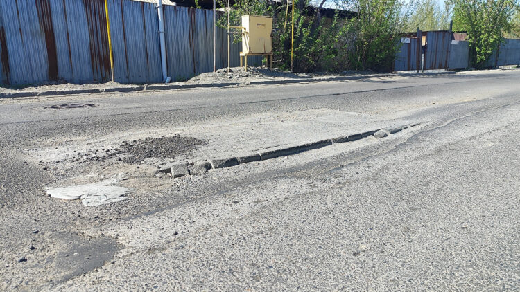 Бір қысқа шыдамаған асфальт: Талдықорғандағы Шахворостов көшесінің бүгінгі жағдайы (ВИДЕО)