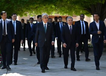 Екі ел Президенттері Бұхарадағы қасиетті мекенге зиярат етті