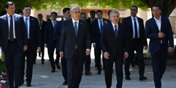 Екі ел Президенттері Бұхарадағы қасиетті мекенге зиярат етті