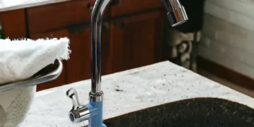 Талдықорғанда жылу желілері жаңартылады: ыстық су өшіп, көшелер жабылады