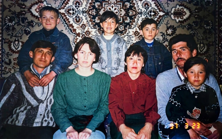 Бір шаңырақ астындағы жарасым