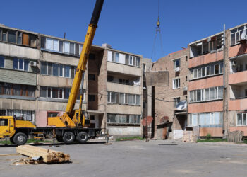 Жаркент жаңғырып келеді: 12 көпқабатты үйдің келбеті өзгереді