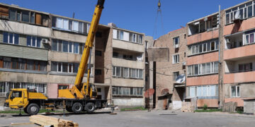 Жаркент жаңғырып келеді: 12 көпқабатты үйдің келбеті өзгереді