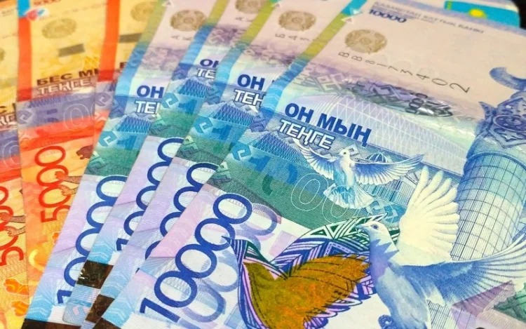 Талдықорғандағы мектеп бітіру кеші: Ата-аналар 250 мың теңгелік жиынға қарсы