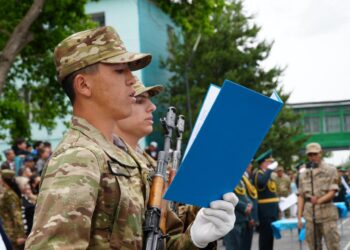 Алакөл ауданында «Көктем-2026» шақырылымының сарбаздары Отан алдында Ант қабылдады