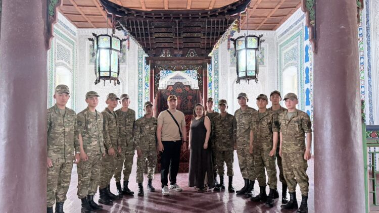 «Нұр жолы» шекаралық бақылау бөлімшесінің курсанттары Жаркент мешіті музейіне барды