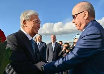 Қасым-Жомарт Тоқаев Түркия Президенті Режеп Тайип Ердоғанды қарсы алды