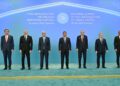 Төртеу түгел болса, төбедегі келеді