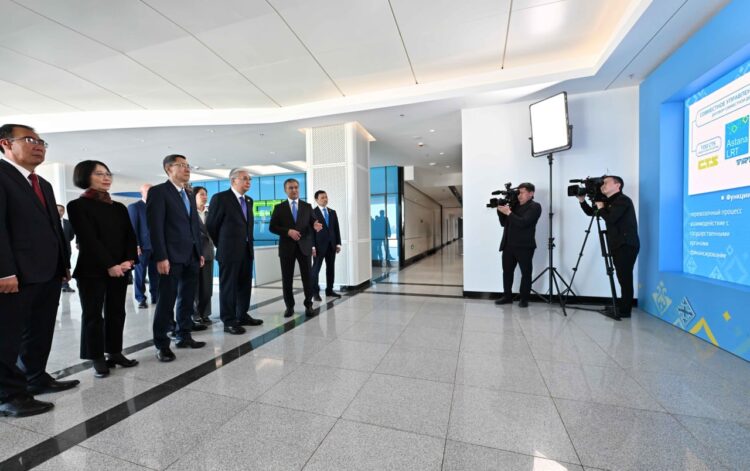 Президент қоғамдық көлік жүйесін бақылайтын орталық жұмысын көрді