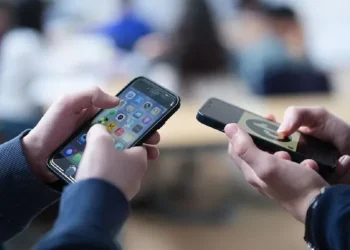 7-сыныпқа дейінгі оқушыларға смартфонға шектеу қойылмақ