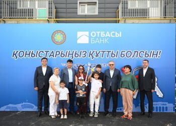 Талдықорғанда әлеуметтік осал топтағы 48 отбасы жаңа пәтер кілтін алды