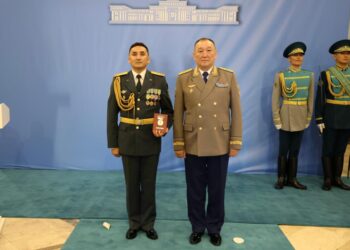 Қорғаныс министрі Ұлттық қорғаныс университетінің түлектеріне дипломдар табыстады