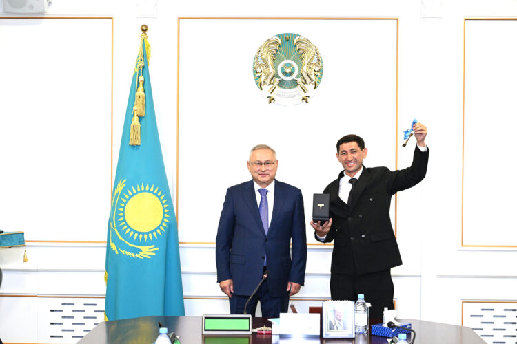 Журналистер құрмет төрінде