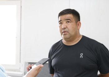 Сөзіне берік, ісіне адал