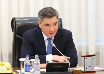 Бектенов ҚТЖ басшысына ескерту жасады