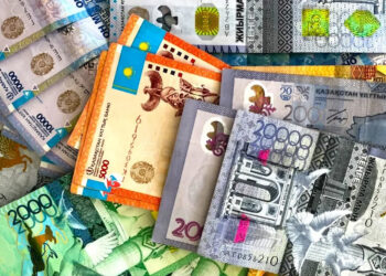 Орташа жалақы 443 мың теңгеге жетті