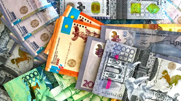Орташа жалақы 443 мың теңгеге жетті