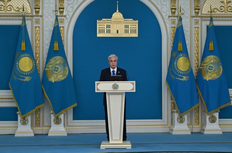 Қасым-Жомарт Тоқаев: «Өткен жылы 13 мың шақырым автокөлік жолын салу және жөндеу жұмысы жүргізілді»